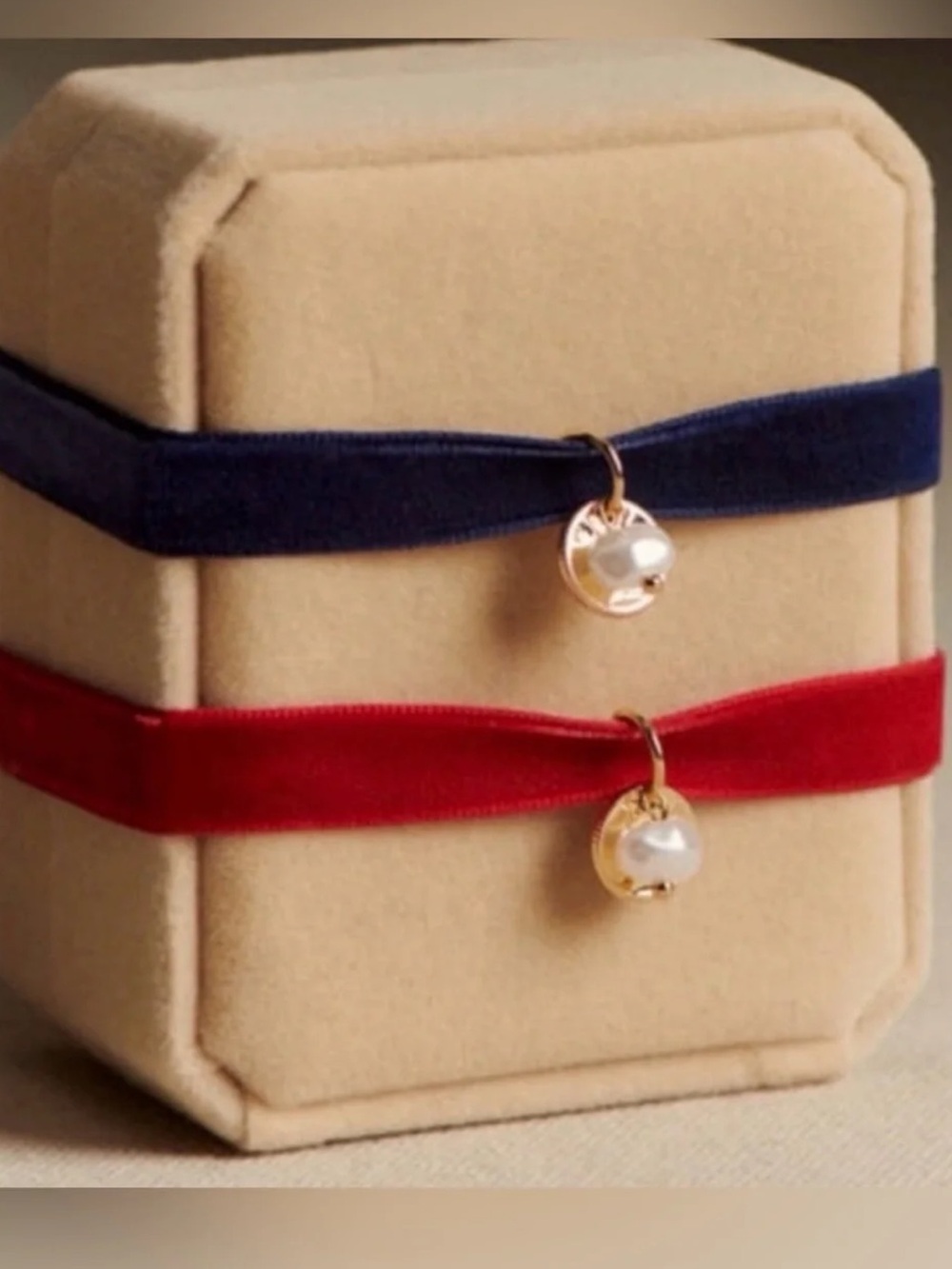 🍂🍎Sézane Red and Blue Velvet Bracelets
